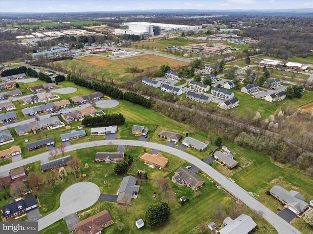 112 PLANTATION DR, Hagerstown, MD 21740