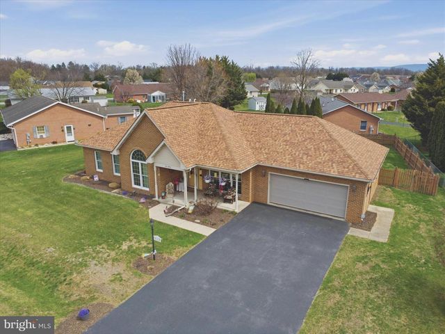 112 PLANTATION DR, Hagerstown, MD 21740