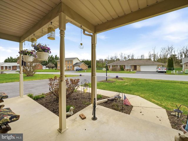 112 PLANTATION DR, Hagerstown, MD 21740