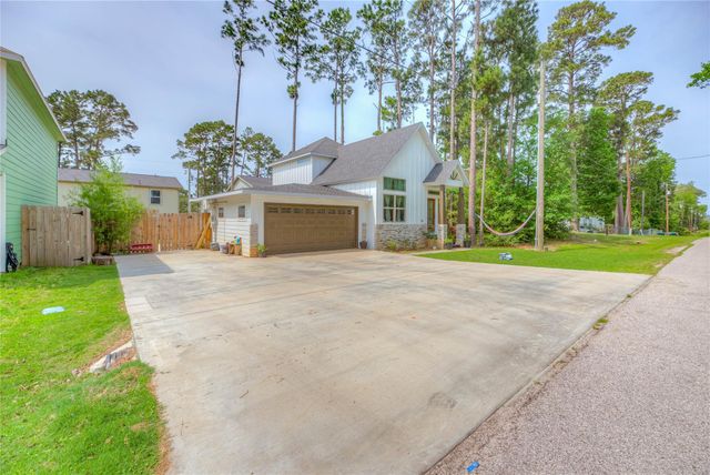 175 Water Oak, Livingston, TX 77351