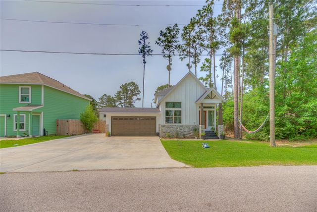 175 Water Oak, Livingston, TX 77351