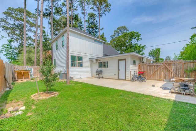 175 Water Oak, Livingston, TX 77351