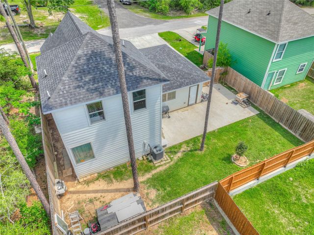 175 Water Oak, Livingston, TX 77351