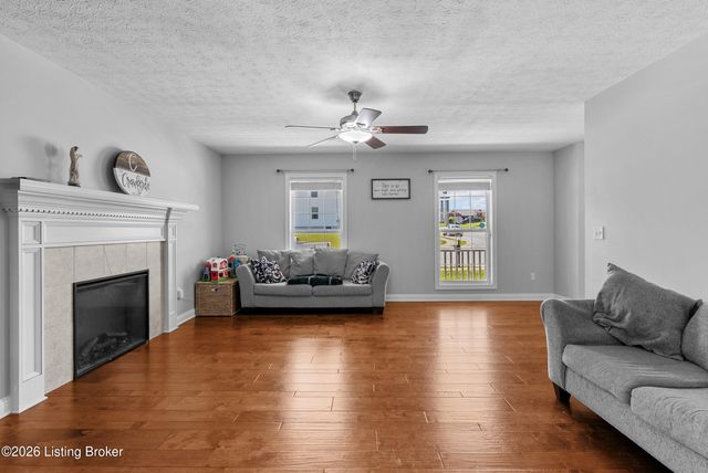 200 Huckaberry St, Elizabethtown, KY 42701