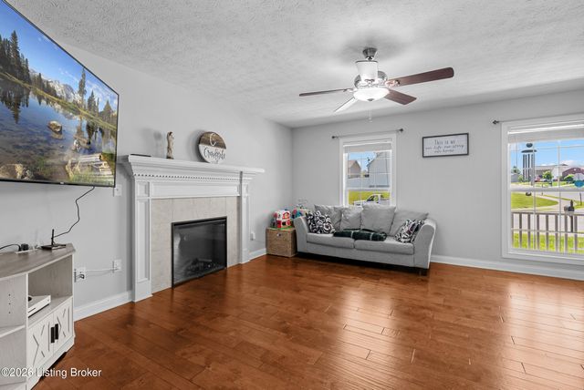 200 Huckaberry St, Elizabethtown, KY 42701