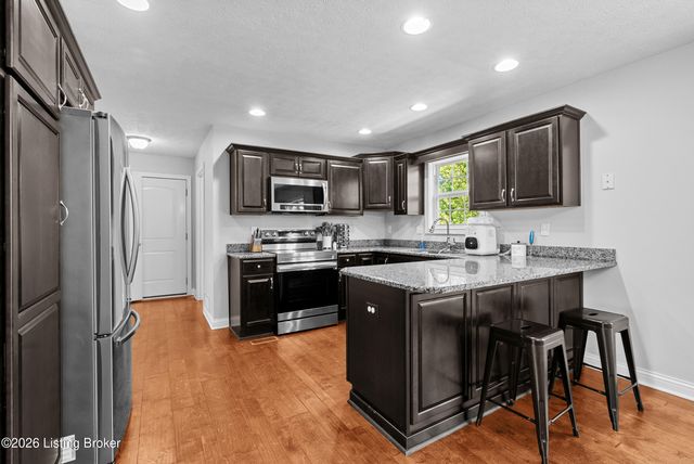 200 Huckaberry St, Elizabethtown, KY 42701