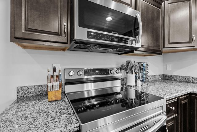 200 Huckaberry St, Elizabethtown, KY 42701