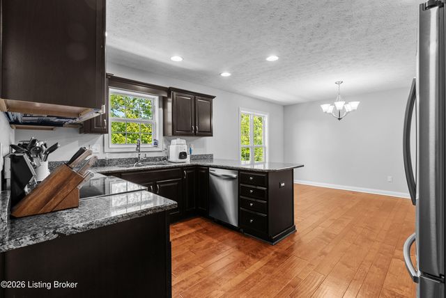 200 Huckaberry St, Elizabethtown, KY 42701