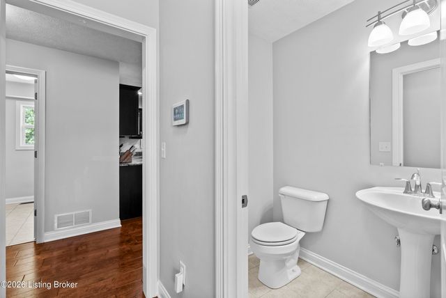 200 Huckaberry St, Elizabethtown, KY 42701
