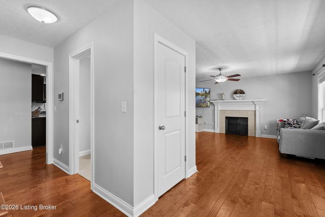 200 Huckaberry St, Elizabethtown, KY 42701