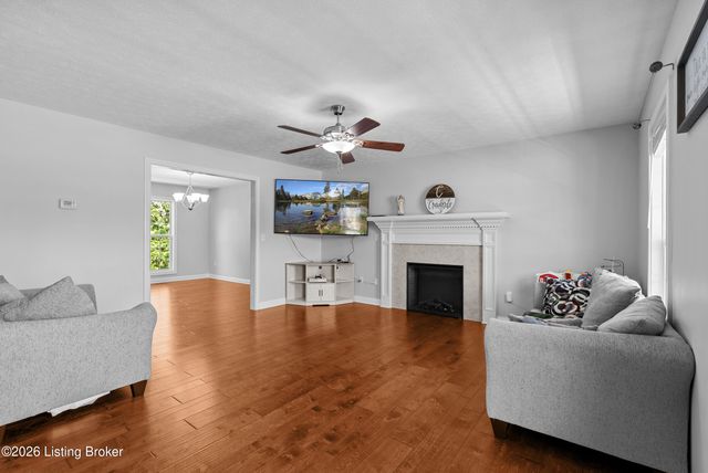 200 Huckaberry St, Elizabethtown, KY 42701