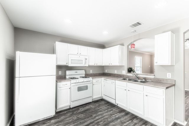 180 Onyx Lake DR, Kyle, TX 78640