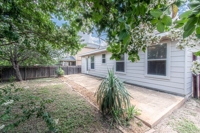 180 Onyx Lake DR, Kyle, TX 78640
