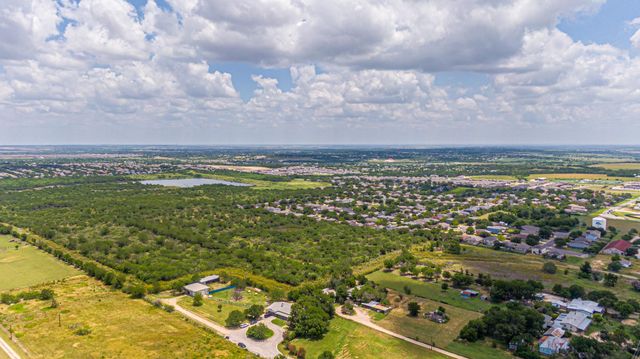 180 Onyx Lake DR, Kyle, TX 78640