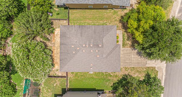 180 Onyx Lake DR, Kyle, TX 78640