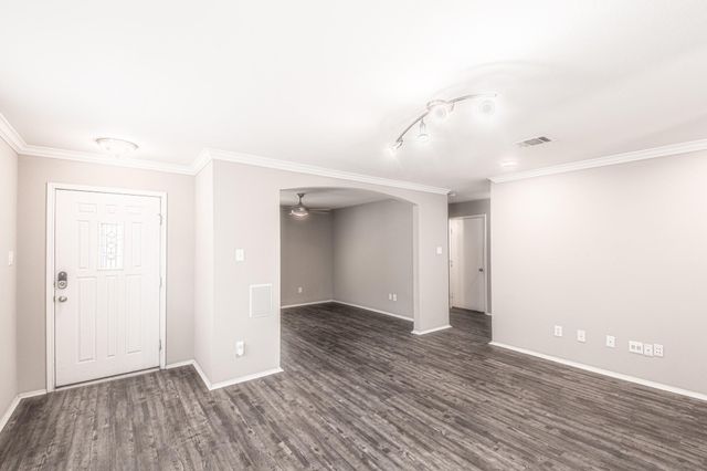 180 Onyx Lake DR, Kyle, TX 78640