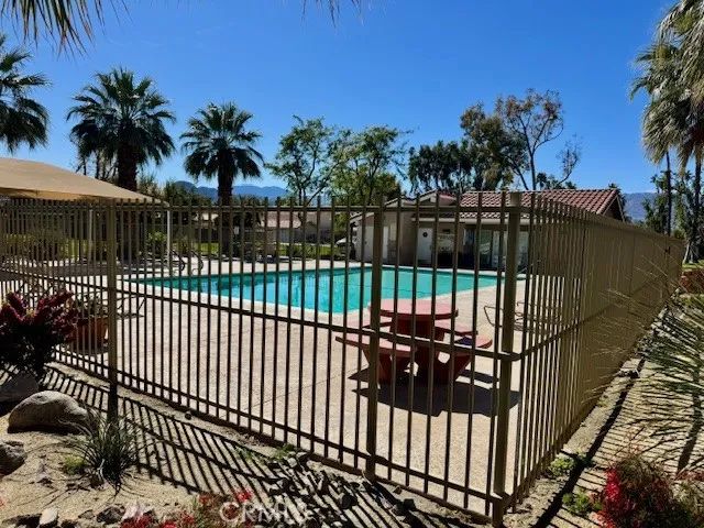 303 tava Lane, Palm Desert, CA 92211