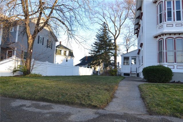 24 Arnold Street, Lincoln, RI 02865