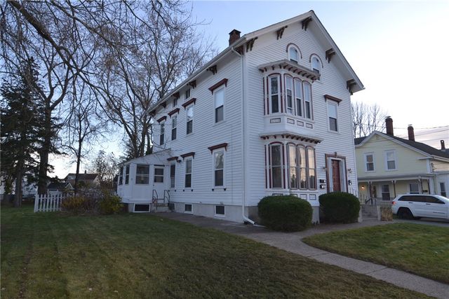 24 Arnold Street, Lincoln, RI 02865