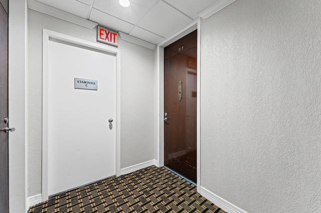 2016 Main St Street 717, Houston, TX 77002