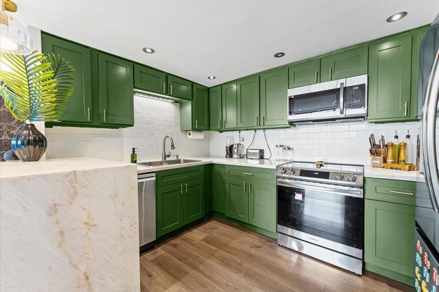 2016 Main St Street 717, Houston, TX 77002