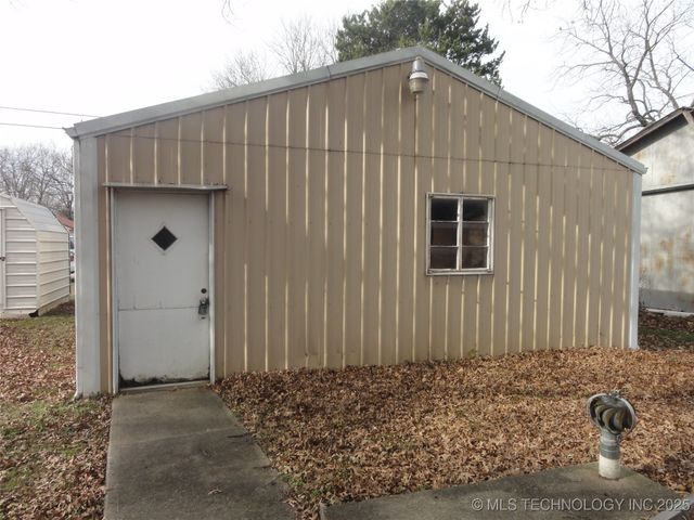 714 S Hickory Street, Nowata, OK 74048