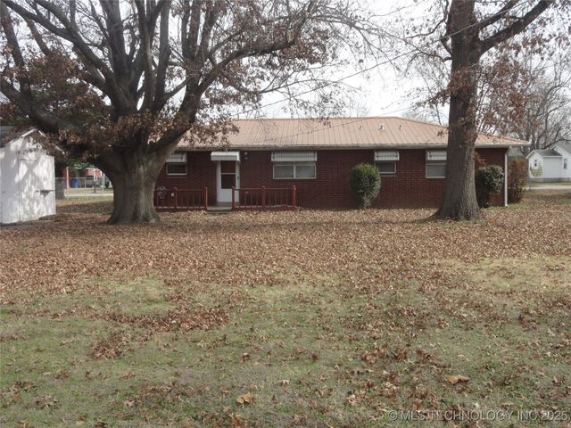 714 S Hickory Street, Nowata, OK 74048