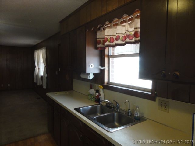 714 S Hickory Street, Nowata, OK 74048