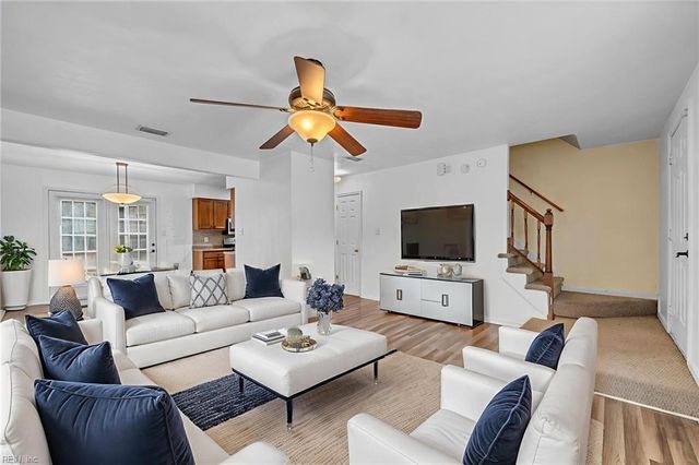 809 Huntly DR, Chesapeake, VA 23320