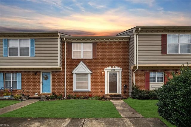 809 Huntly DR, Chesapeake, VA 23320