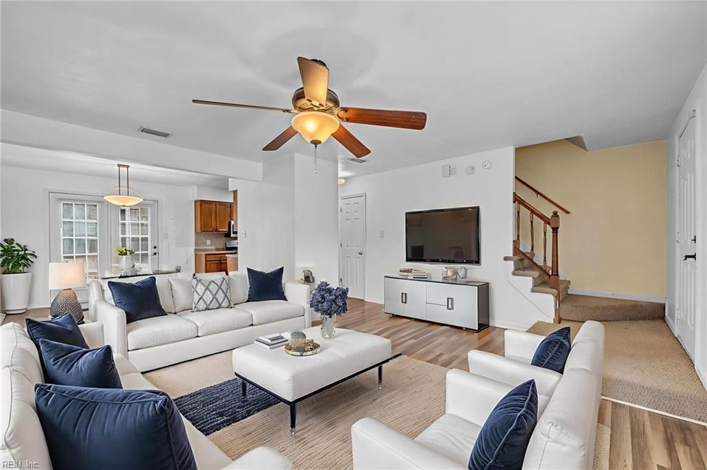 809 Huntly DR, Chesapeake, VA 23320