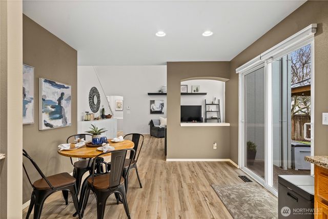 3249 Lois Lane, Enumclaw, WA 98022