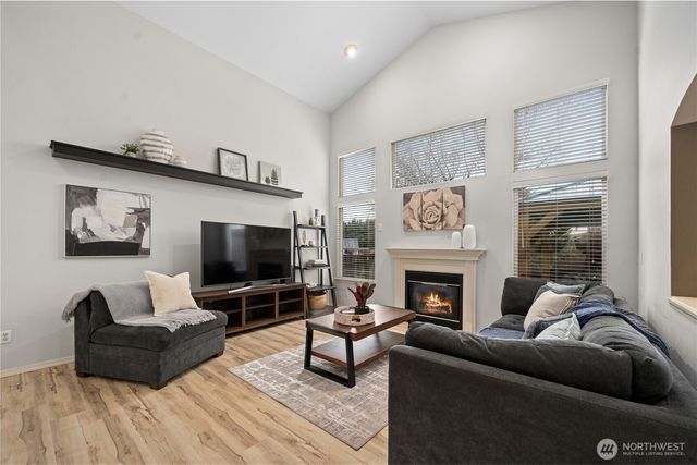 3249 Lois Lane, Enumclaw, WA 98022