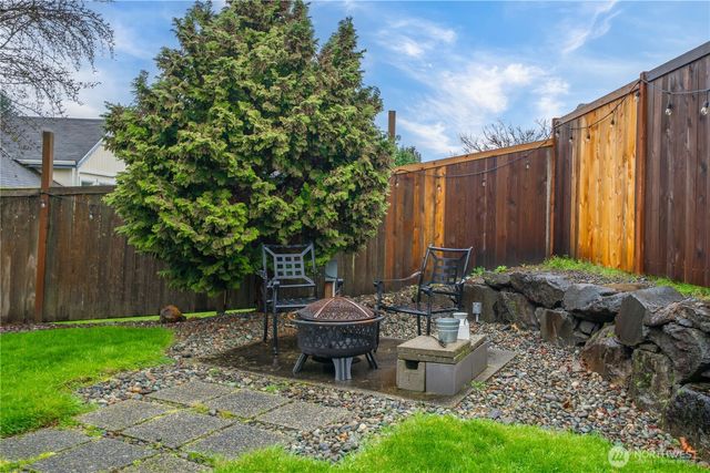 3249 Lois Lane, Enumclaw, WA 98022