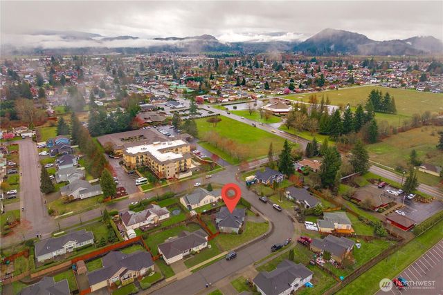 3249 Lois Lane, Enumclaw, WA 98022