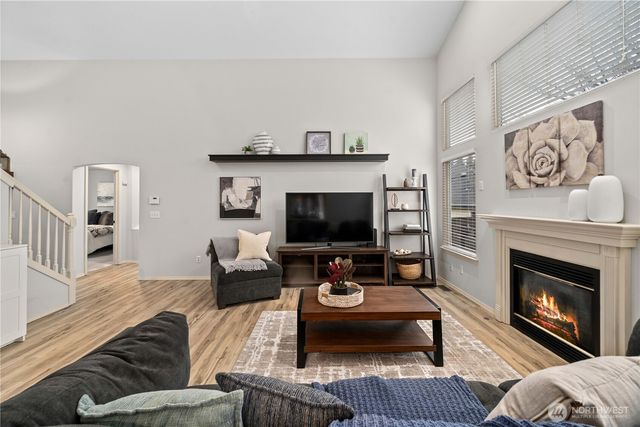 3249 Lois Lane, Enumclaw, WA 98022