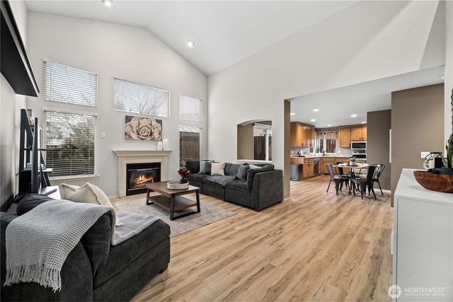 3249 Lois Lane, Enumclaw, WA 98022