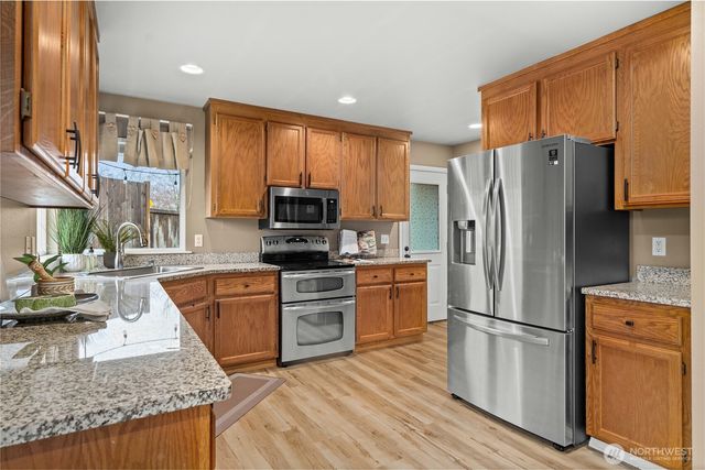 3249 Lois Lane, Enumclaw, WA 98022