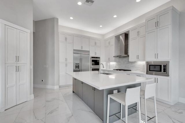 9035 Dulcetto Court, Boca Raton, FL 33496