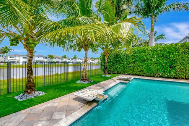 9035 Dulcetto Court, Boca Raton, FL 33496