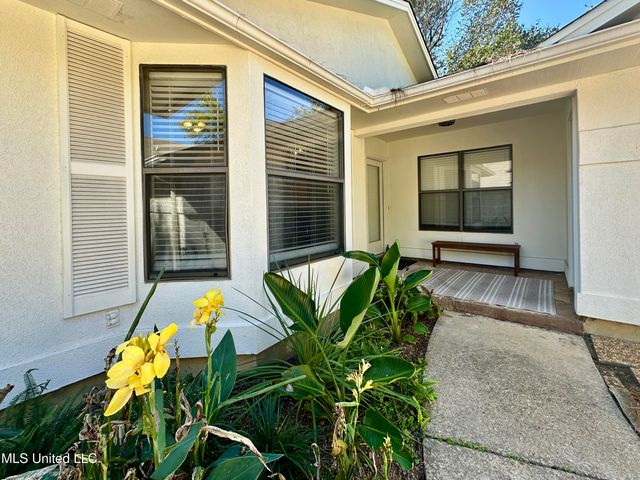157 Caribbean Cove, Clinton, MS 39056