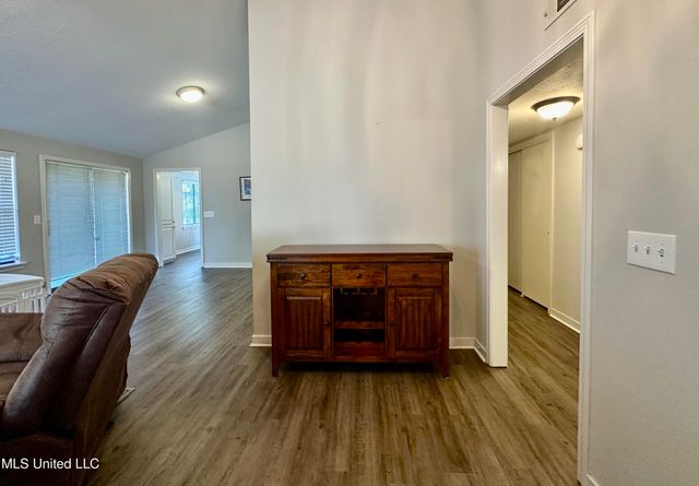 157 Caribbean Cove, Clinton, MS 39056