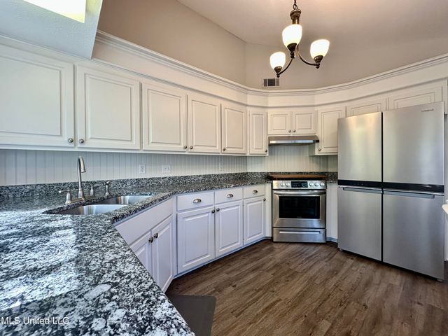 157 Caribbean Cove, Clinton, MS 39056