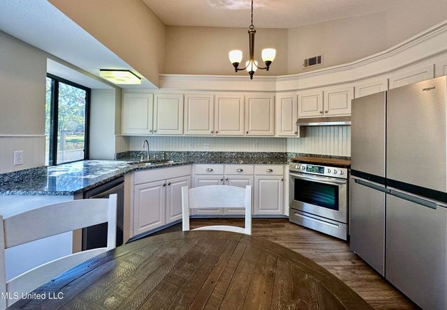 157 Caribbean Cove, Clinton, MS 39056