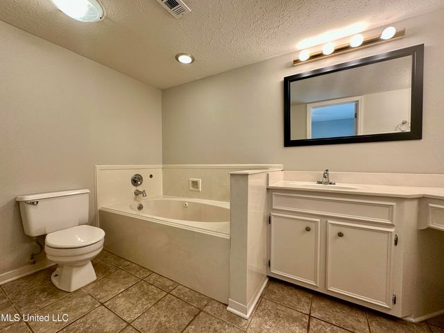 157 Caribbean Cove, Clinton, MS 39056