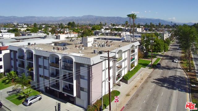 12325 Chandler Boulevard, Valley Village, CA 91607