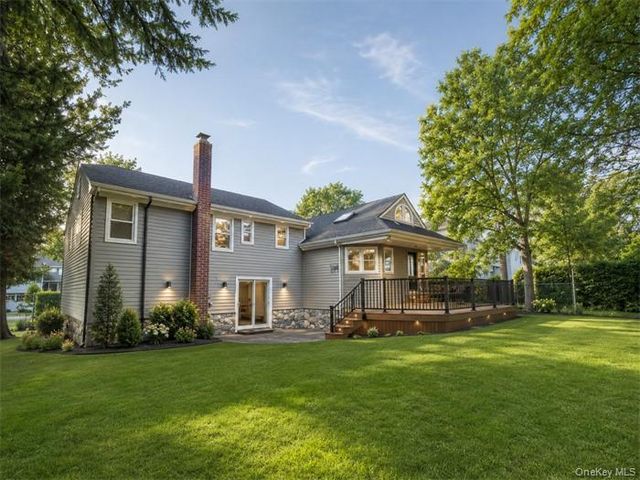 5 Eaton Road, Syosset, NY 11791