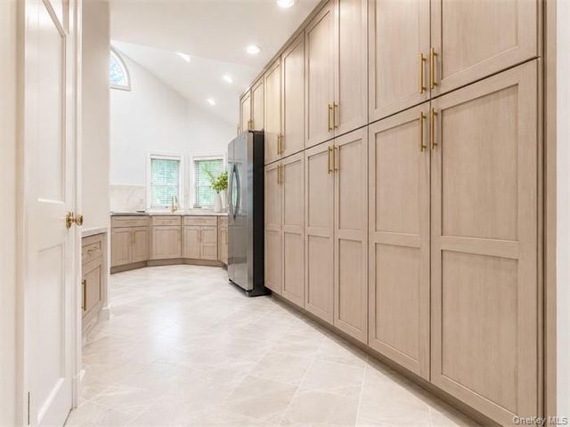 5 Eaton Road, Syosset, NY 11791