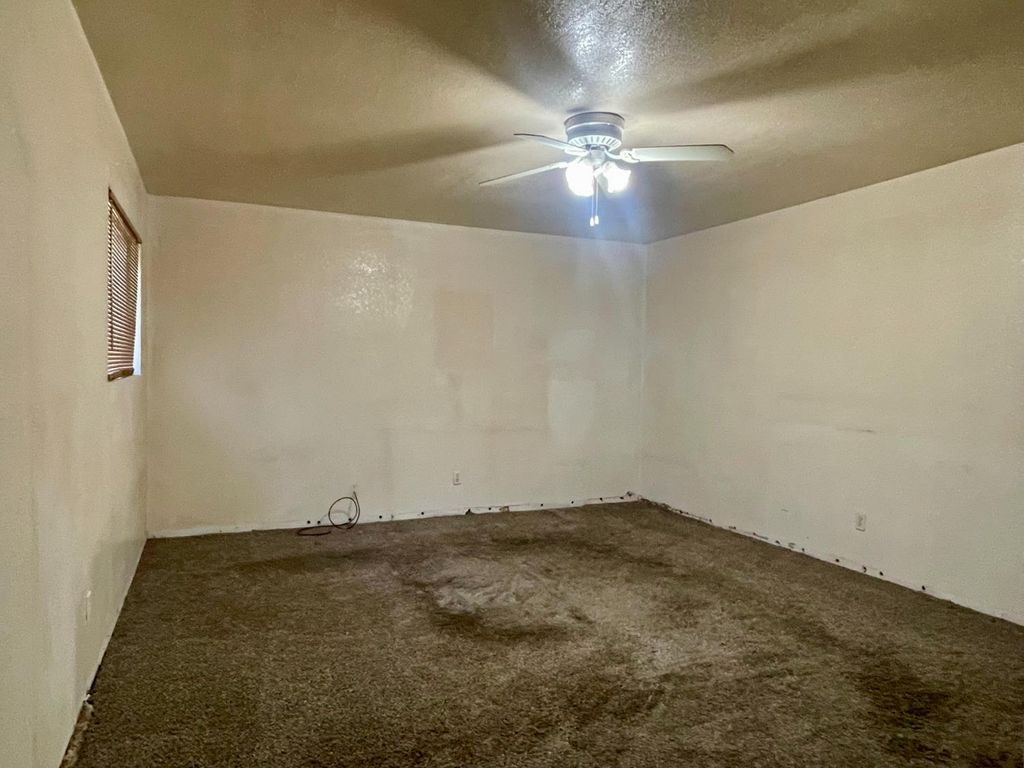 Image 10 of property listing at 47945 Klamath Avenue, Coarsegold, CA 93614