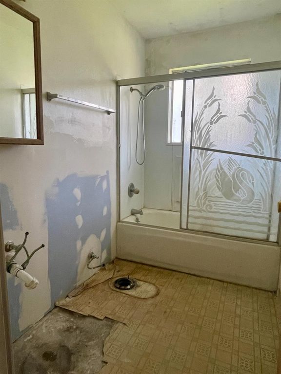 Image 11 of property listing at 47945 Klamath Avenue, Coarsegold, CA 93614